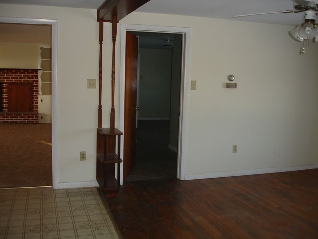 Building Photo - 2 br, 2 bath House - 1001 DEAVER ROAD