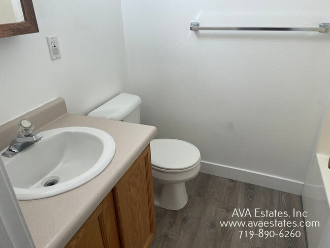 Building Photo - 1815 Montezuma Rd