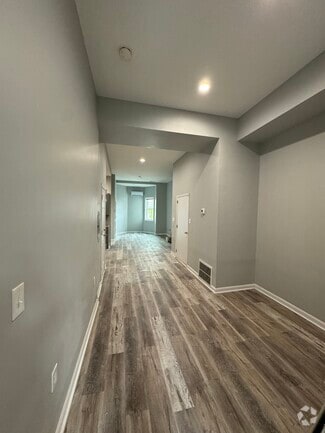 Building Photo - 2119 N Charles St