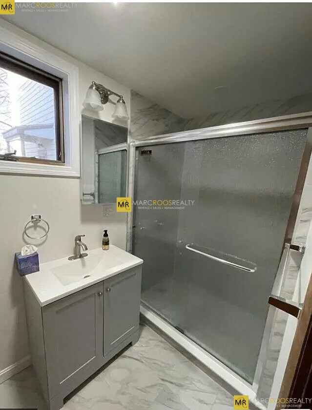 Building Photo - 161 Otis St