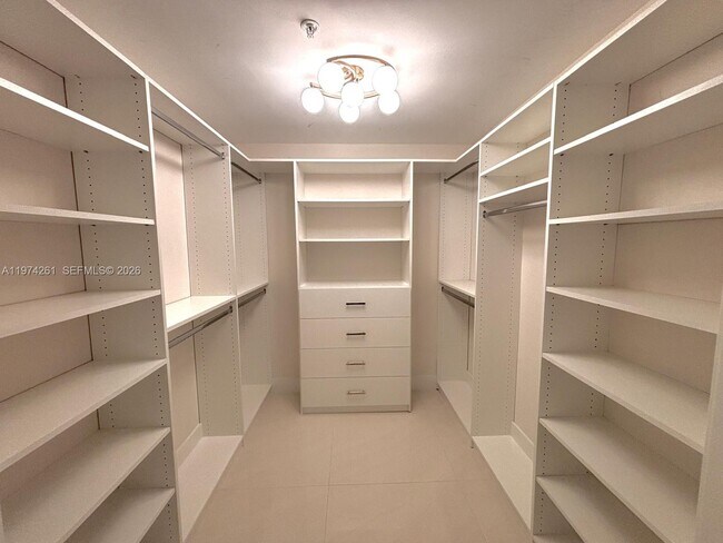 Building Photo - 17301 Biscayne Blvd