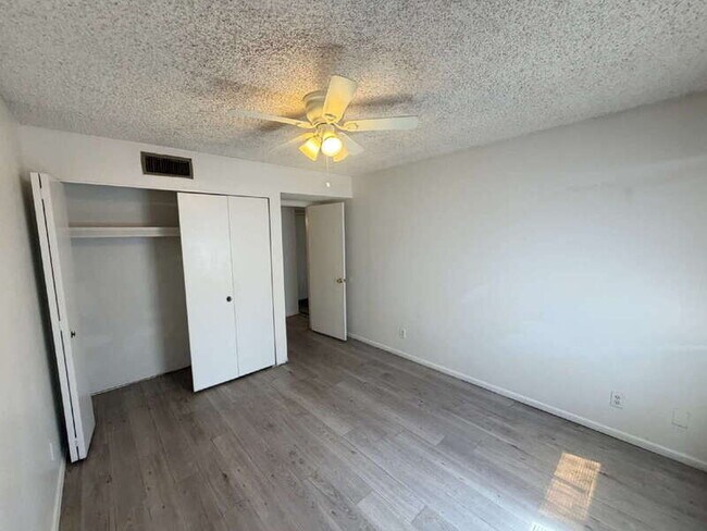 Building Photo - 10660 W Concordia Dr