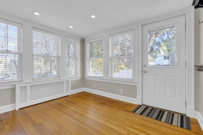 Building Photo - 2 Bellevue Ave