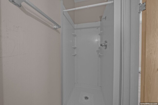 Building Photo - 1016 N Union St