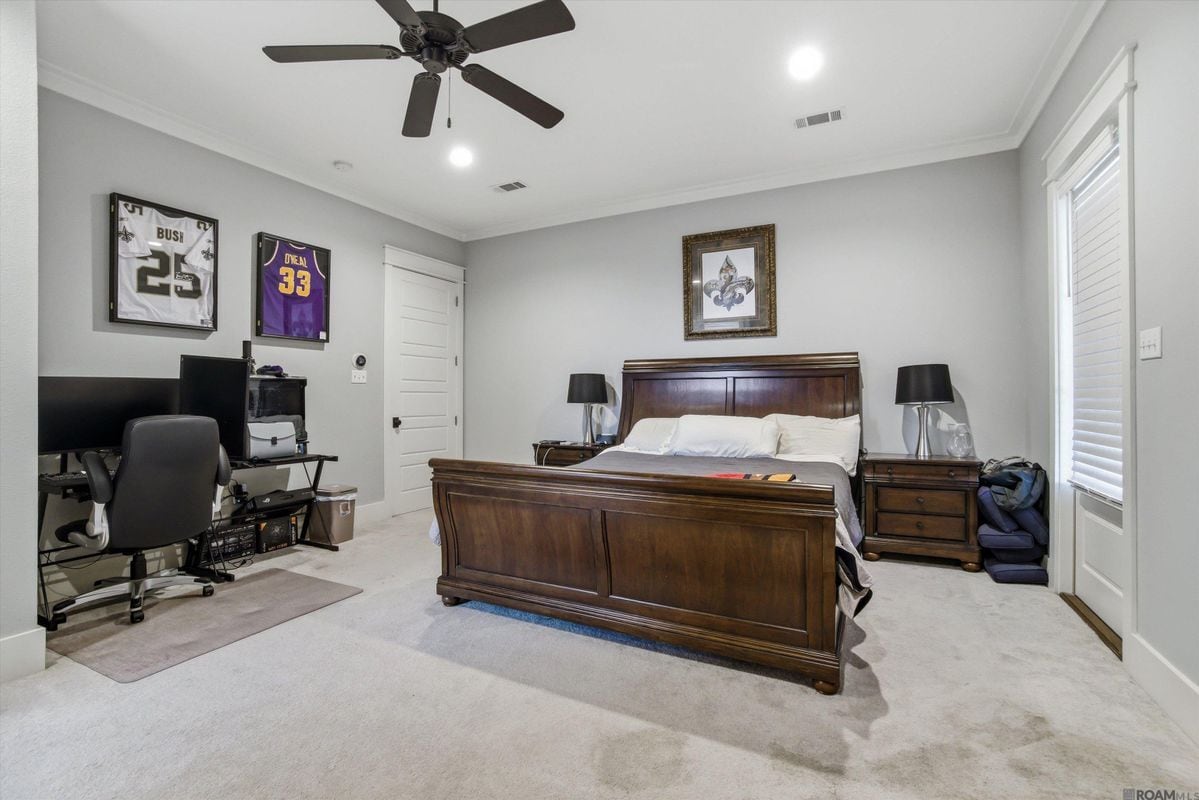 Building Photo - 421 St Thomas Ln