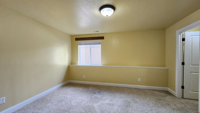 Building Photo - Elegant Stephens Pointe Condominiums