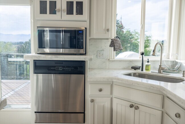 Building Photo - 10098 Wasatch Blvd