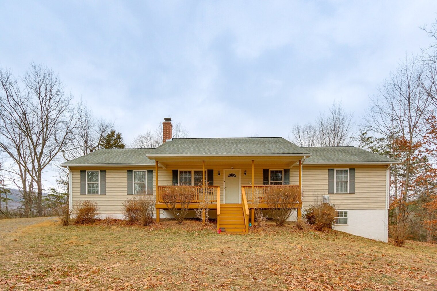 Building Photo - 443 Arrowhead Rd