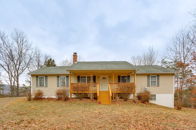 Building Photo - 443 Arrowhead Rd