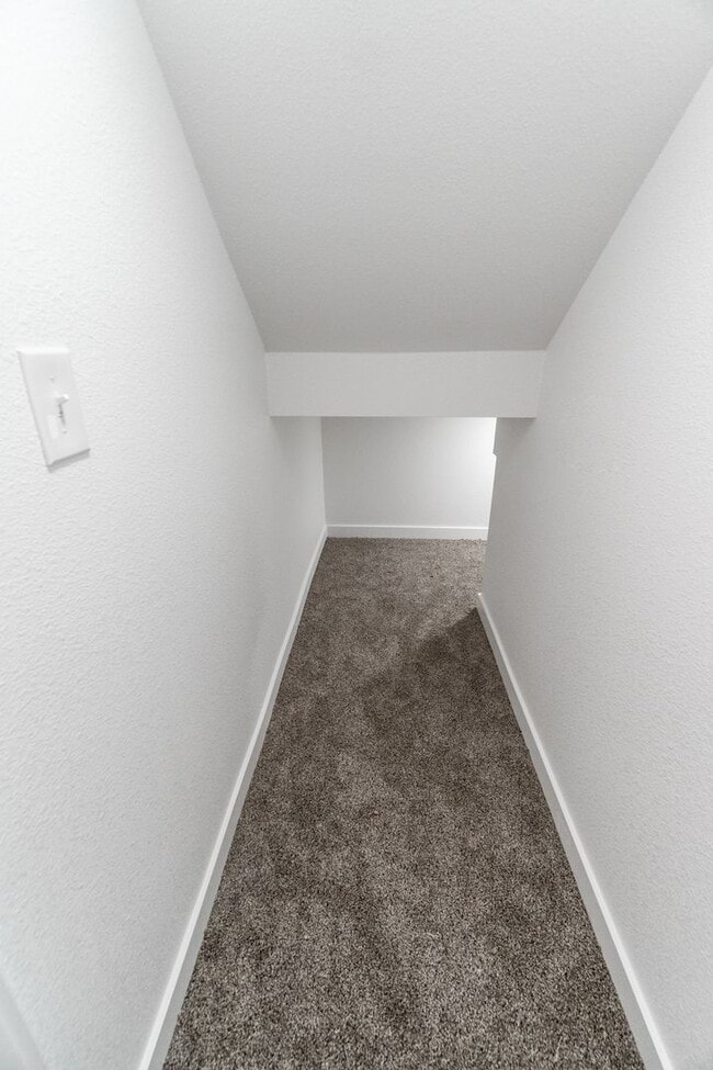 Building Photo - Newly Remodeled Single Family Home in Gate...