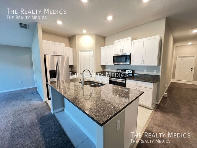 Building Photo - 13063 SW 43rd Ave Rd