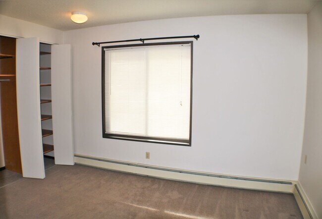 Building Photo - 16 Green Mountain Dr