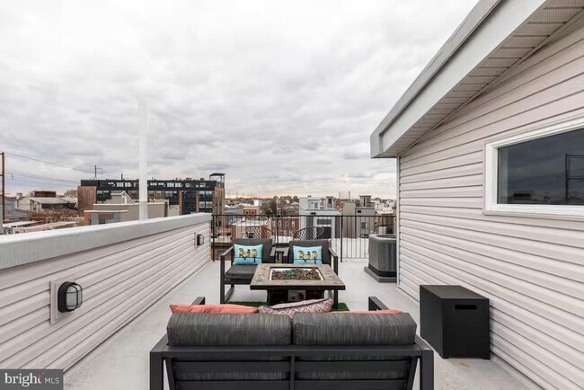 Building Photo - 2532 Annin St