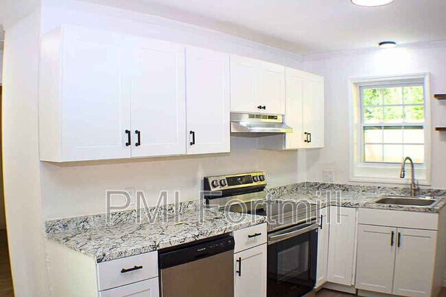 Building Photo - 205A Friedheim St