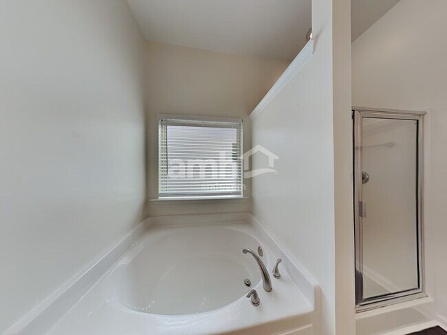 Building Photo - 1490 Aster Ives Dr
