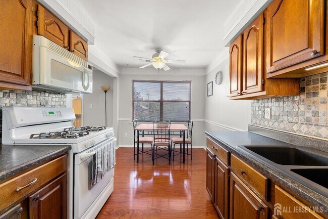 Building Photo - 131 Beverly Hl Ter