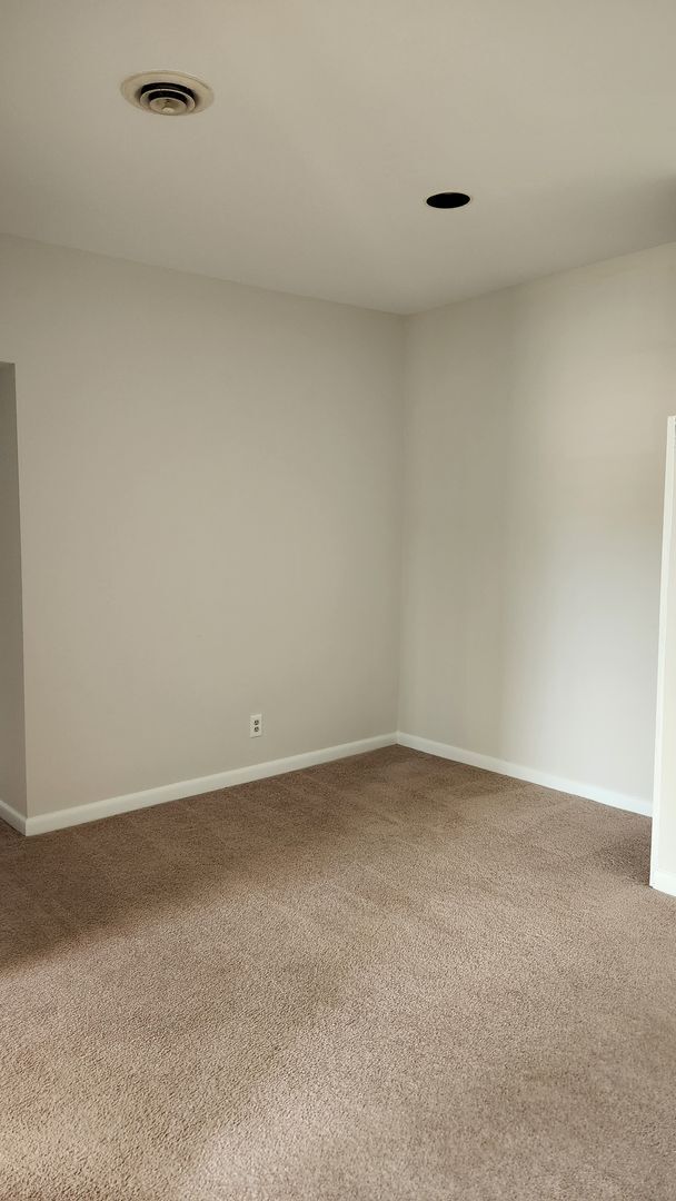 Building Photo - Affordable Condo with New Kitchen and Bath