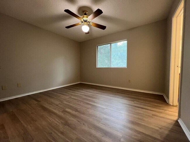Building Photo - 7209 Aldea Dr