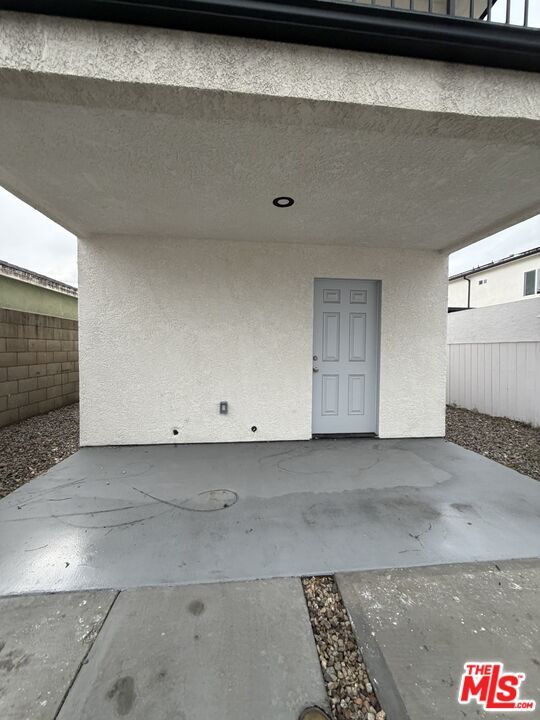 Building Photo - 8624 Graham Ave