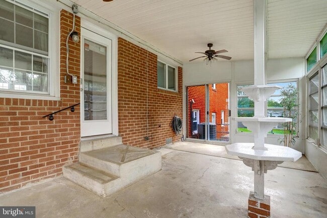 Building Photo - 7623 Arlen St
