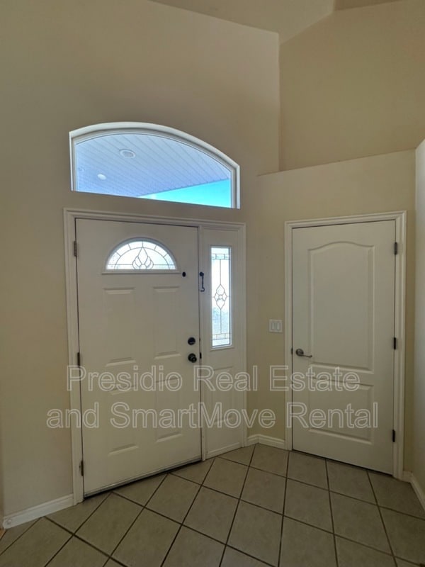 Building Photo - 5325 Scenic Ridge Cir