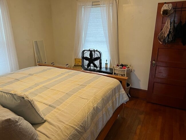 Building Photo - 241 Main St