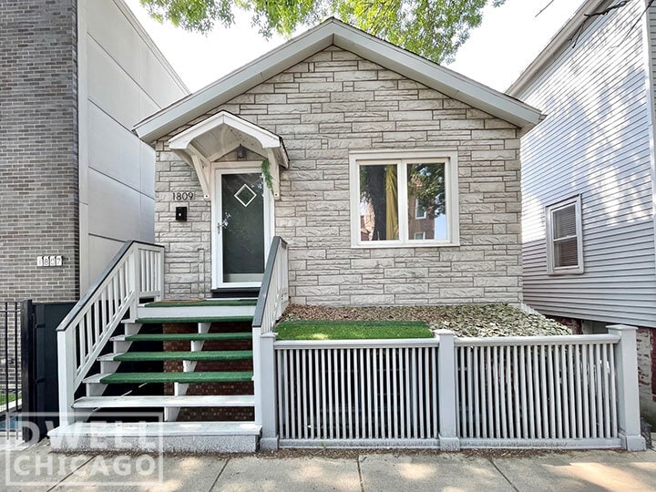 Building Photo - 1809 W Wabansia Ave