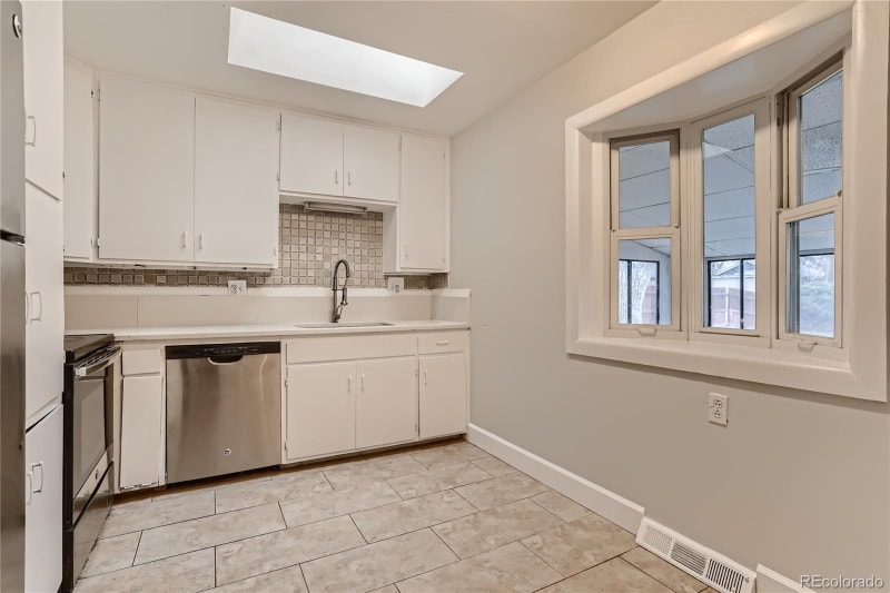 Building Photo - 6470 Olive St