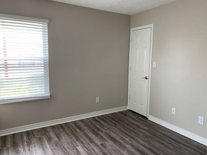 Building Photo - 17733 Cedarbrook Dr