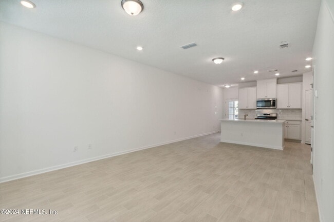 Building Photo - 65 Mellowood Ln