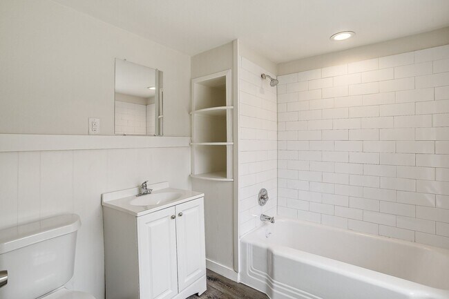 Building Photo - Fully Remodeled 3 Bed, 2 Bath Home in River Oaks w/ Basement- 76114