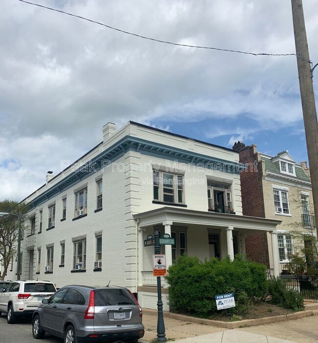 Building Photo - 401 N Davis Ave