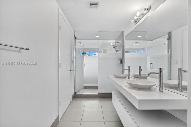 Building Photo - 92 SW 3rd St