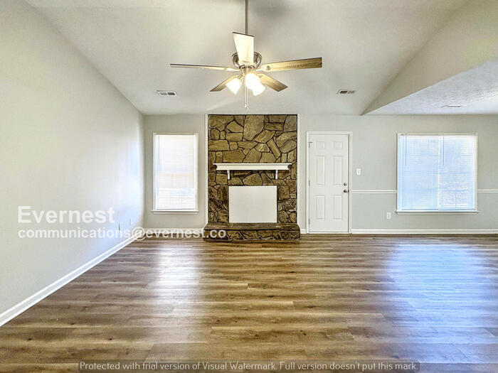 Building Photo - 95 Rosebud Ln