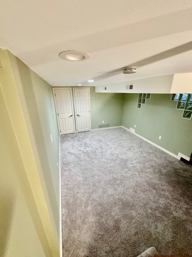 Building Photo - Charming 3bed/2bath House!