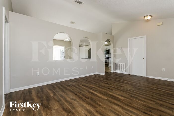 Building Photo - 817 Grantham Dr