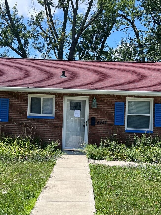 Building Photo - Cozy 2-Bedroom Ranch Home – Classic Brick ...