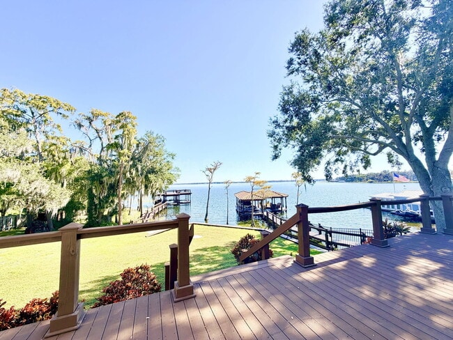 Building Photo - 5243 W Lake Butler Rd