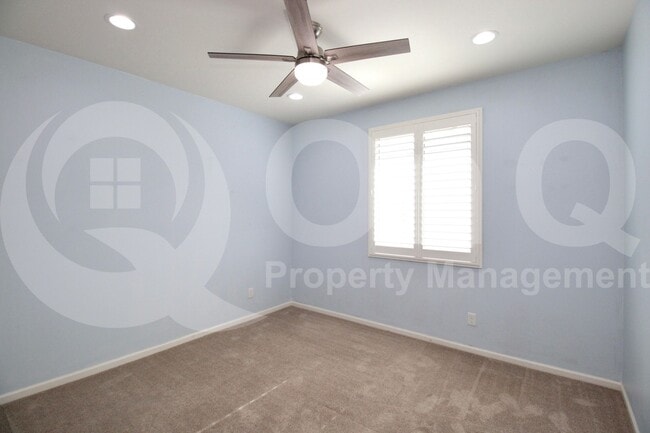 Building Photo - 3080 S Jasmine Dr