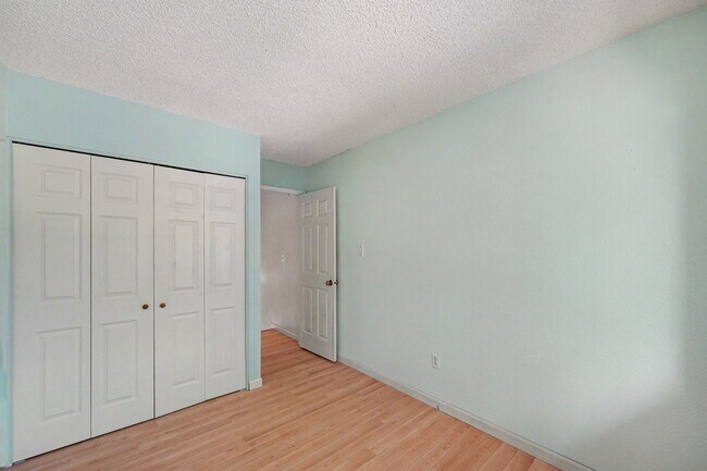 Building Photo - 1511 Seneca Cir