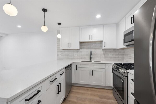 Interior Photo - 2601 N. California