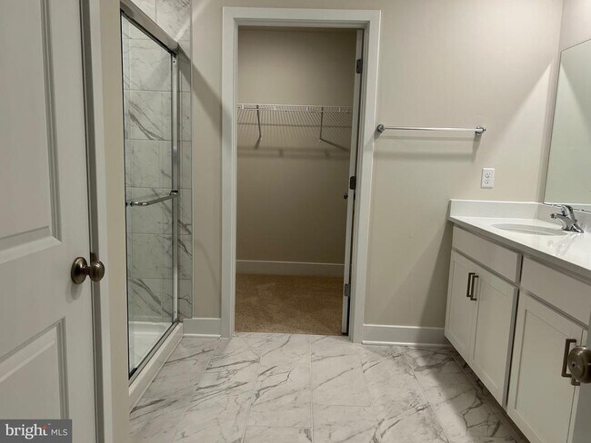 Building Photo - 140 Wappinger Ter