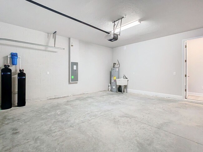 Building Photo - Wesley Chapel, Florida Executive home