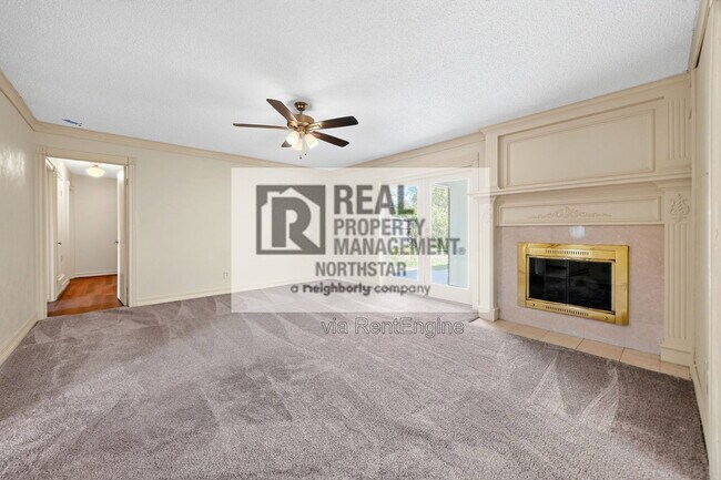 Building Photo - 902 Arrowhead Dr