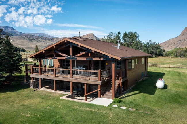 Building Photo - 9 Juniper Ln