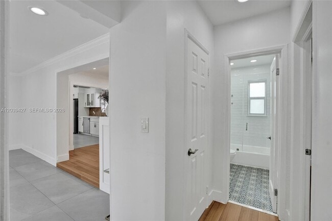 Building Photo - 213 NE 43rd St