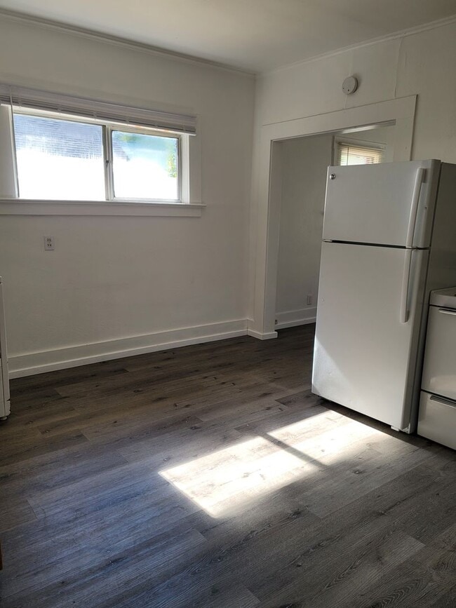 Building Photo - 1 bedroom 1 bath house located in Kellogg, Idaho.