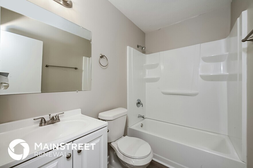 Building Photo - 4975 Manor Dr SW