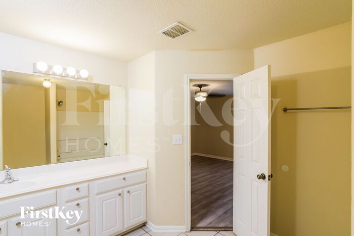 Building Photo - 5707 Fossil Canyon