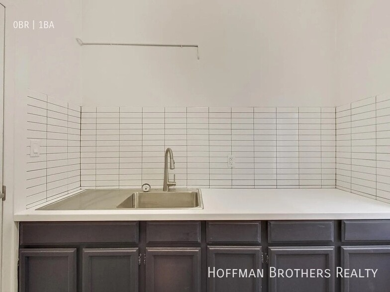 Building Photo - 706 Kearny St